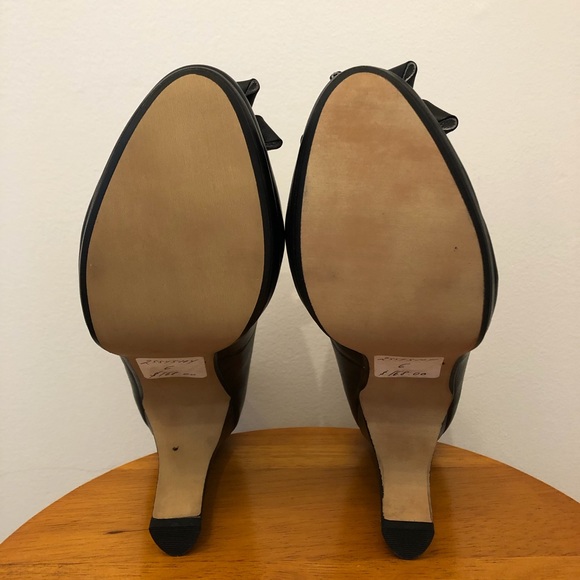 Brand new Anthropologie black leather heels, US 6 - Picture 4 of 4